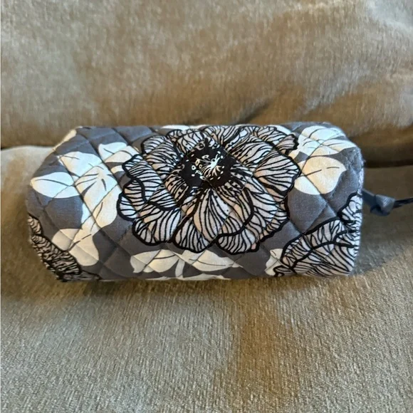 Vera Bradley Moon Shadow Meadow Iconic Floral Quilted Cosmetic Bag - Picture 4 of 4